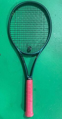 Wilson Blade 100 V9 Demo Tennis Racquet